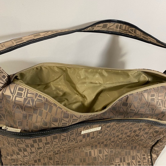 Kenneth Cole Garment Bag Monogrammed with Multiple Pockets and Shoulder Strap - Picture 7 of 15
